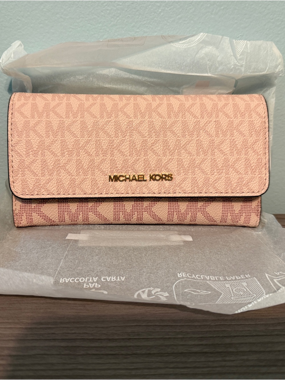 New! Michael Kors Powder Blush Multi Jet Set Signature Logo Tri-Fold Wallet